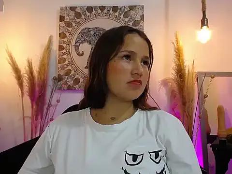 LuccyMilky on StripChat