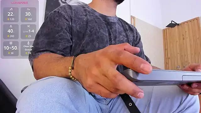 Luke__09 on StripChat