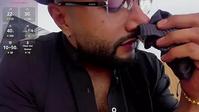 Luke__09 on StripChat