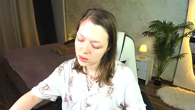 Lunar_Lily on StripChat