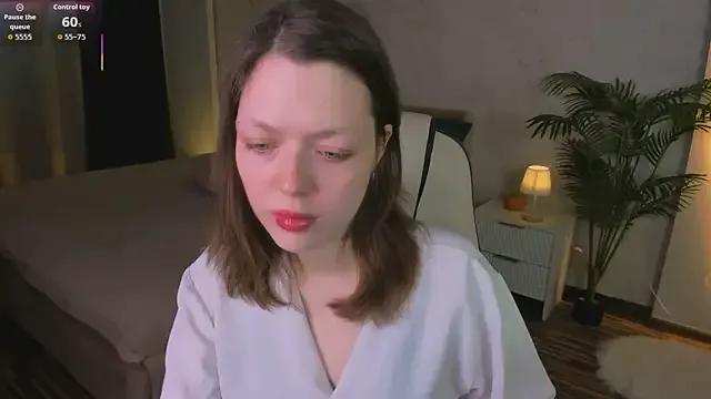 Lunar_Lily on StripChat