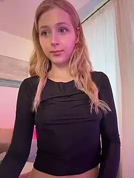 LunaRase — doggy pose and twerking