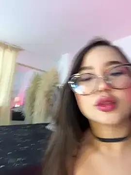 LylaLee111 on StripChat