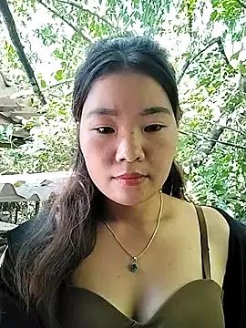 lylylove on StripChat