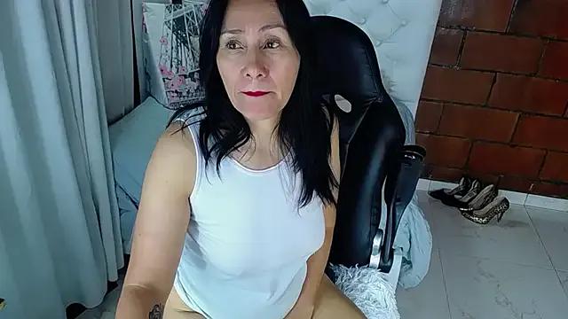 Freechat Maira_B on StripChat