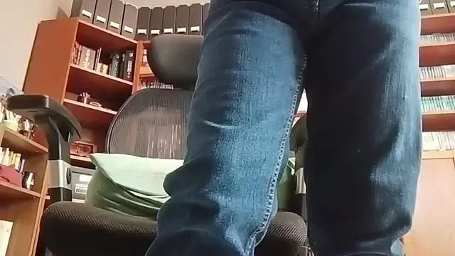 StripChat Mandra_is_a_whore is Freechat Mandra_is_a_whore — No Sound as i'm not Alone... Cum !!!