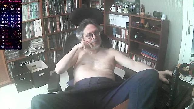 Mandra_is_a_whore on StripChat