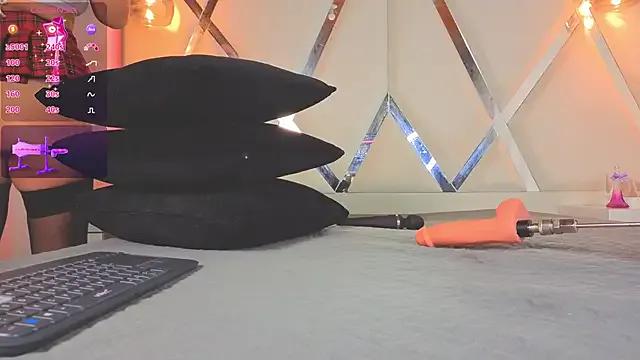 Freechat MarielQueenx on StripChat