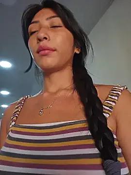 Mavi_roouse_ on StripChat