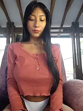 Mavi_roouse_ on StripChat