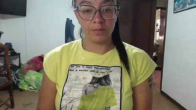 Freechat miia-big1boobs_ on StripChat