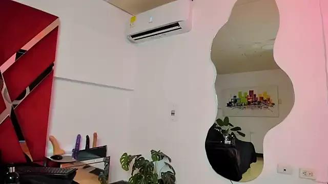 Freechat Milanxht on StripChat