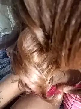 Freechat MILFCandy on StripChat