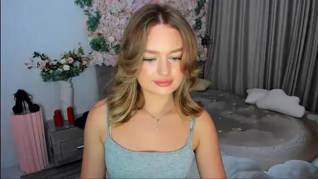 MiracleCurly on StripChat