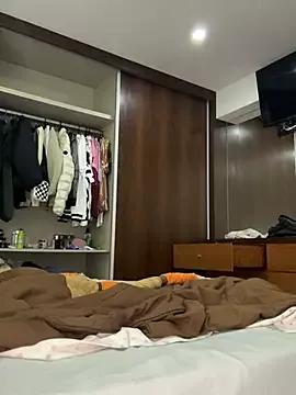 Freechat Mlkrrp on StripChat