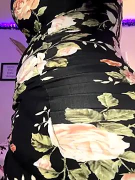 Freechat moan4mona on StripChat