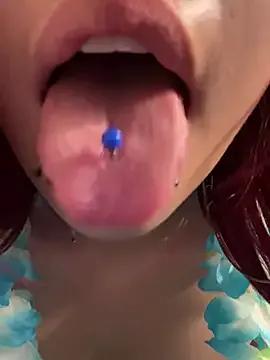 Freechat moan4mona on StripChat