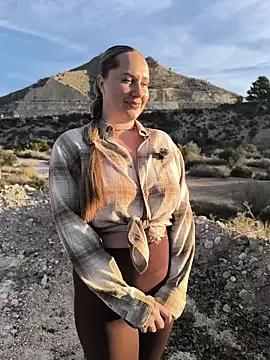 Freechat Mona_Plus on StripChat