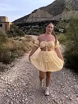 Freechat Mona_Plus on StripChat