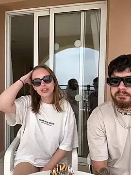 MrAndMrsSavage on StripChat