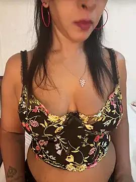 Freechat naughtyjaanu on StripChat