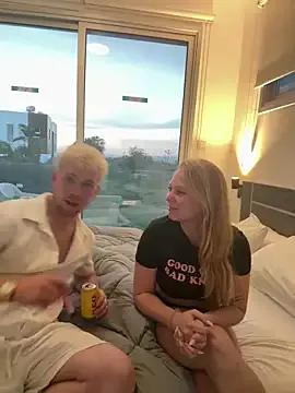 NickyGold_Official on StripChat