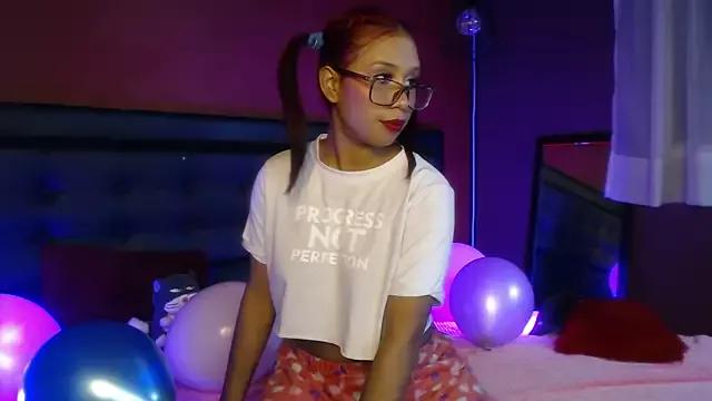 Private Nicole_Brown1126 on StripChat