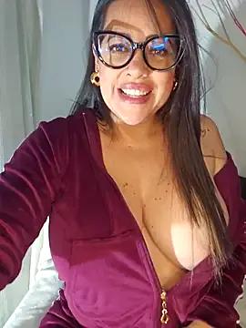StripChat Nicoleefaith_ is Freechat Nicoleefaith_ — Masturbate me. + Oil in my boobs