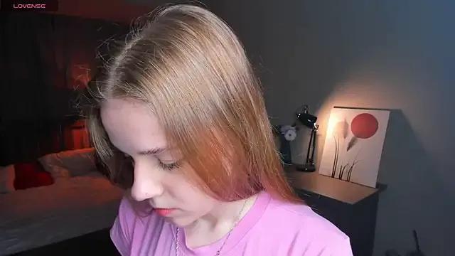 OdellaFrake on StripChat