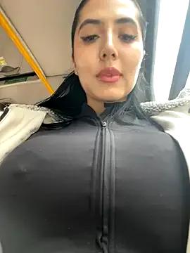 Freechat oh_nina on StripChat