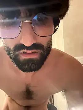 Paapii1098 on StripChat