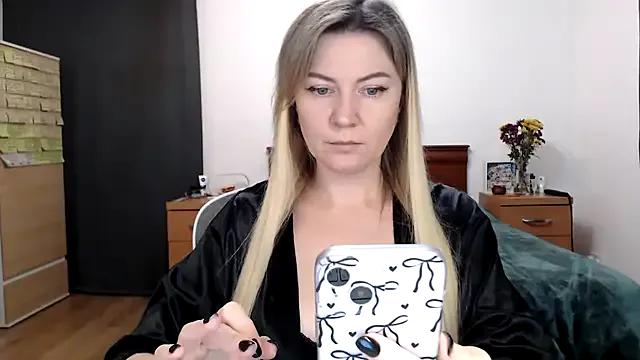 ParadiseAlina on StripChat