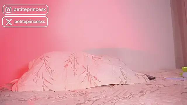 petitevictoria on StripChat