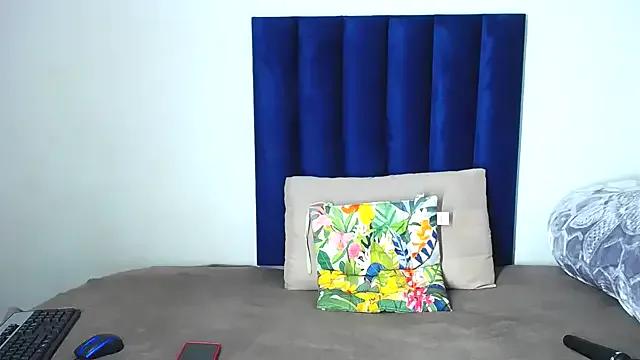 Pinkdollyg on StripChat