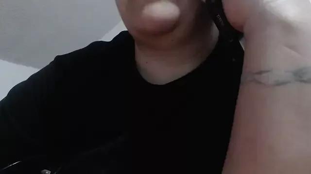 prettyangelsquirt on StripChat