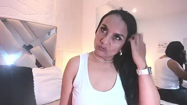 Freechat raquell_moore on StripChat