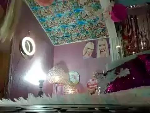 RealLittleRedRidingHood on StripChat