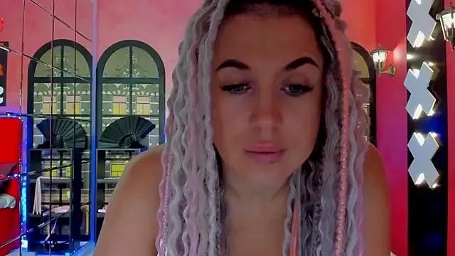 Freechat rock_n_roxy on StripChat