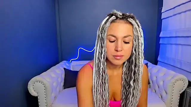 Freechat rock_n_roxy on StripChat