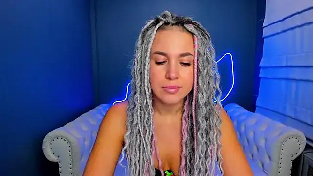 Freechat rock_n_roxy on StripChat