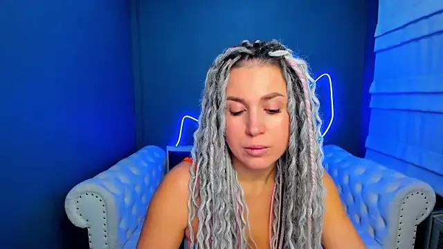 Freechat rock_n_roxy on StripChat