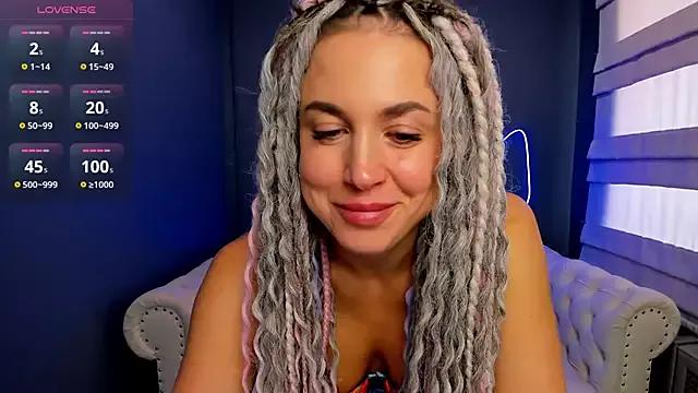 Freechat rock_n_roxy on StripChat