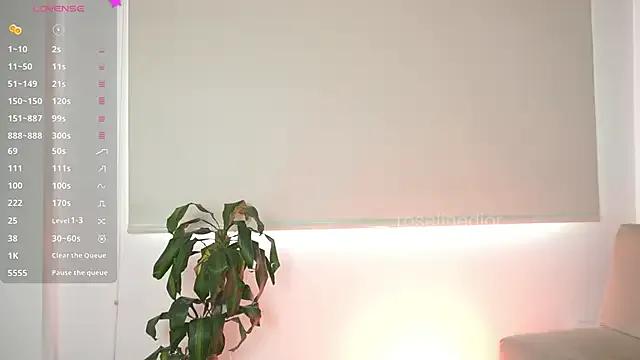 Freechat roselinedior on StripChat