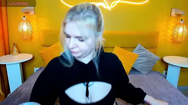 RuthBryant — feet tease