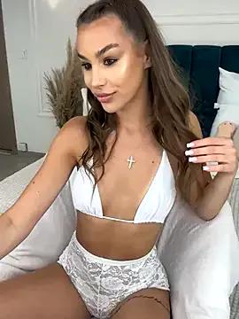 SaintLora on StripChat