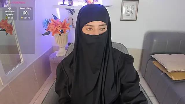 salma_arabicc — Spank my ass x 10