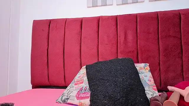 selena_castillo — Fuck Pussy  control  domi 5 minutos 