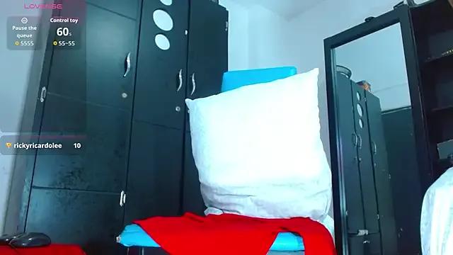 SELFSUCK_KING_420 on StripChat