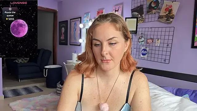 sexylittlefriend on StripChat