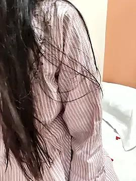 Freechat Shalu_G on StripChat